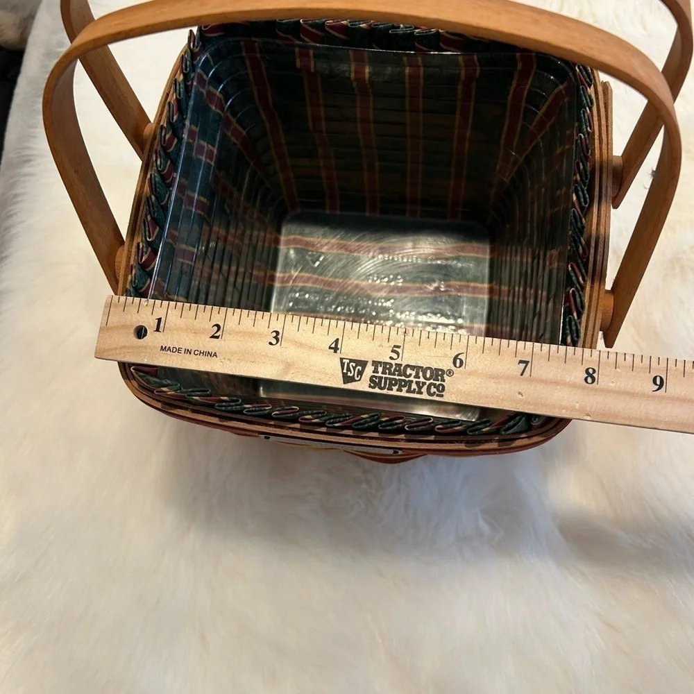 Longaberger Christmas edition 1995 red cranberry basket